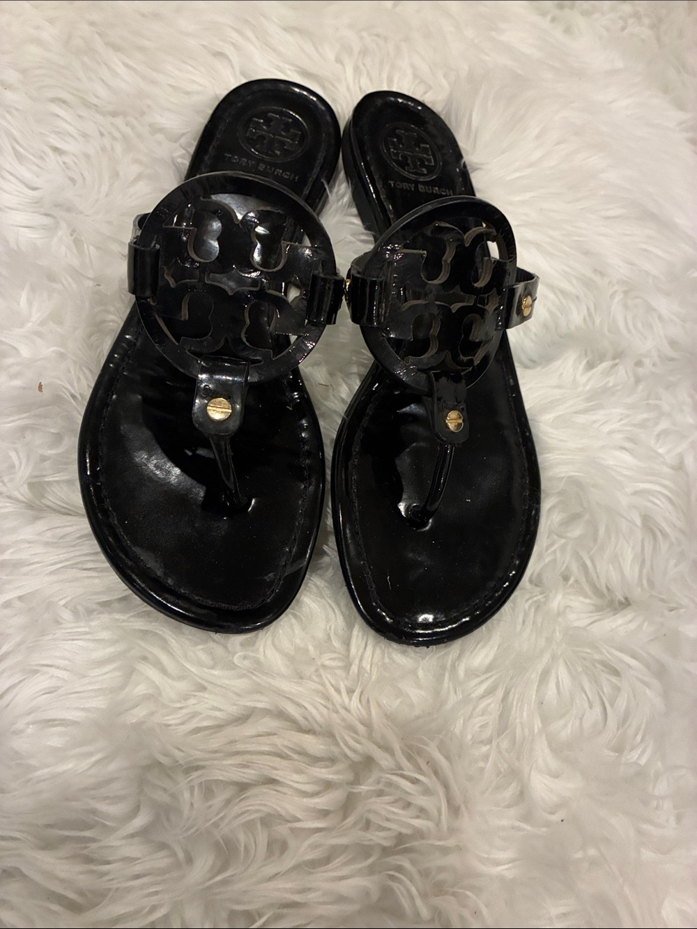 Tory Burch Black Patent Logo Thong Sandals - Picture 4 of 5